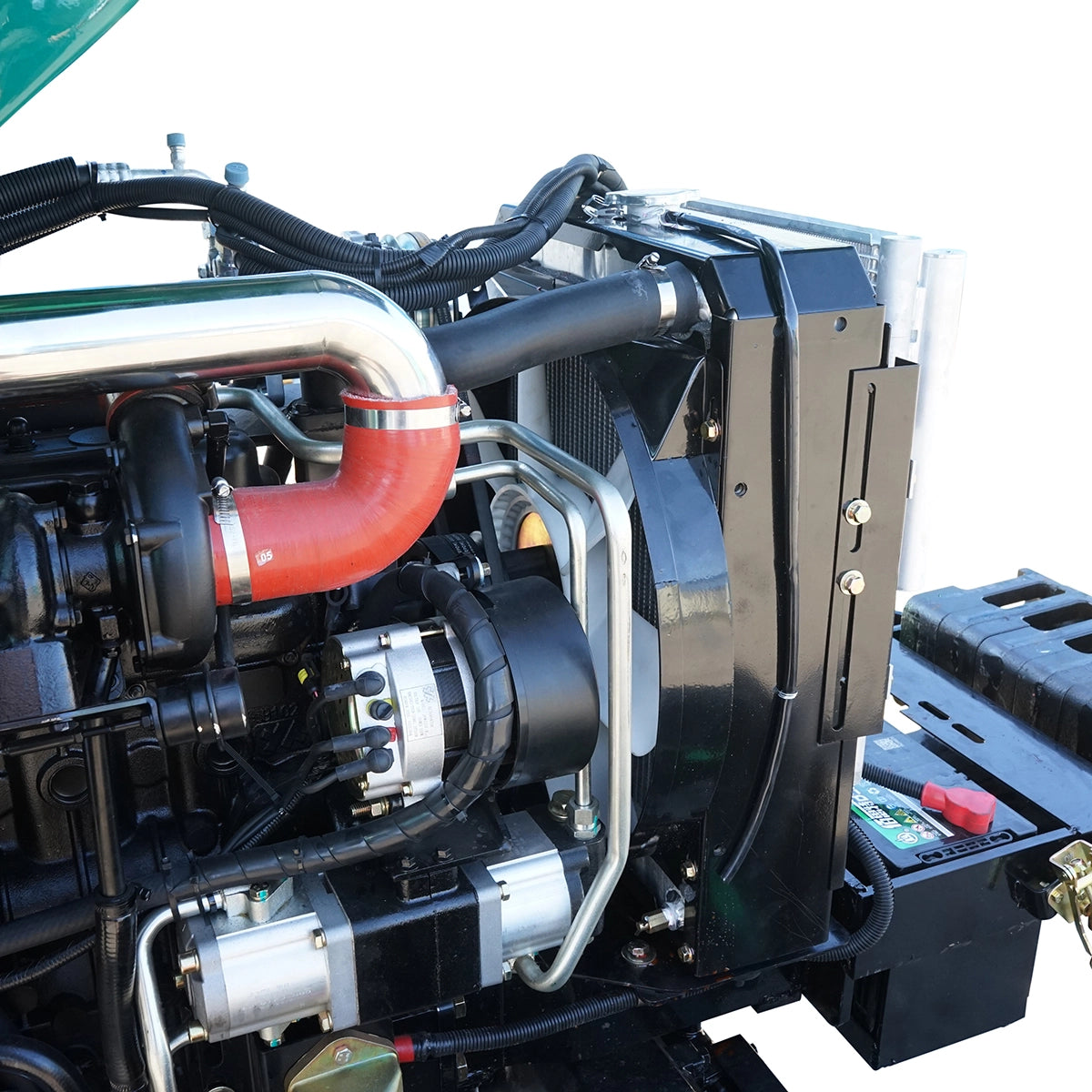 Tractor 80CP 4×4 cu cabina, motor YTO cu turbo, aer conditionat si camere video KONIG 804