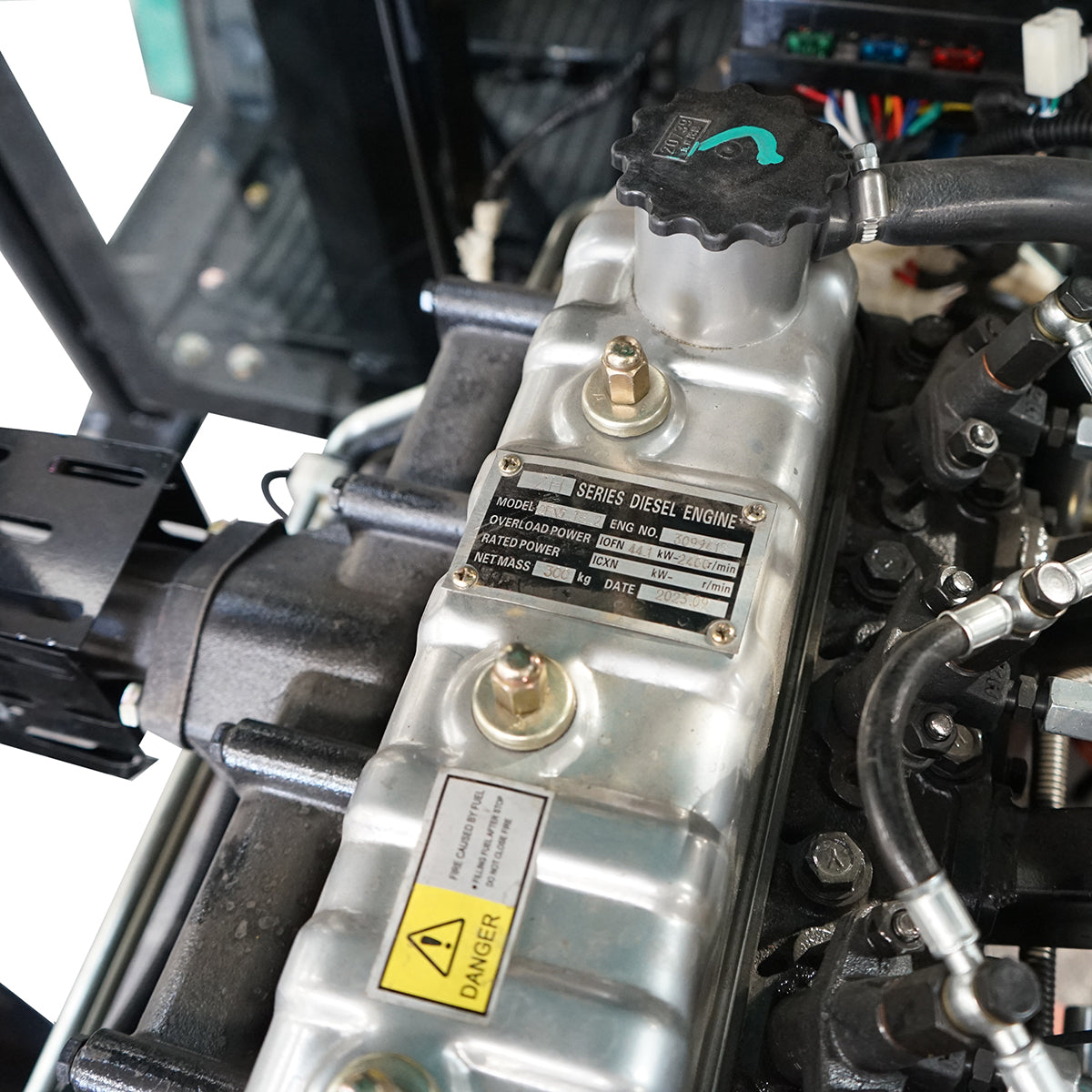 Tractor cu cabina 60HP cu roti 8.3-20/12.4-28 Konig 604