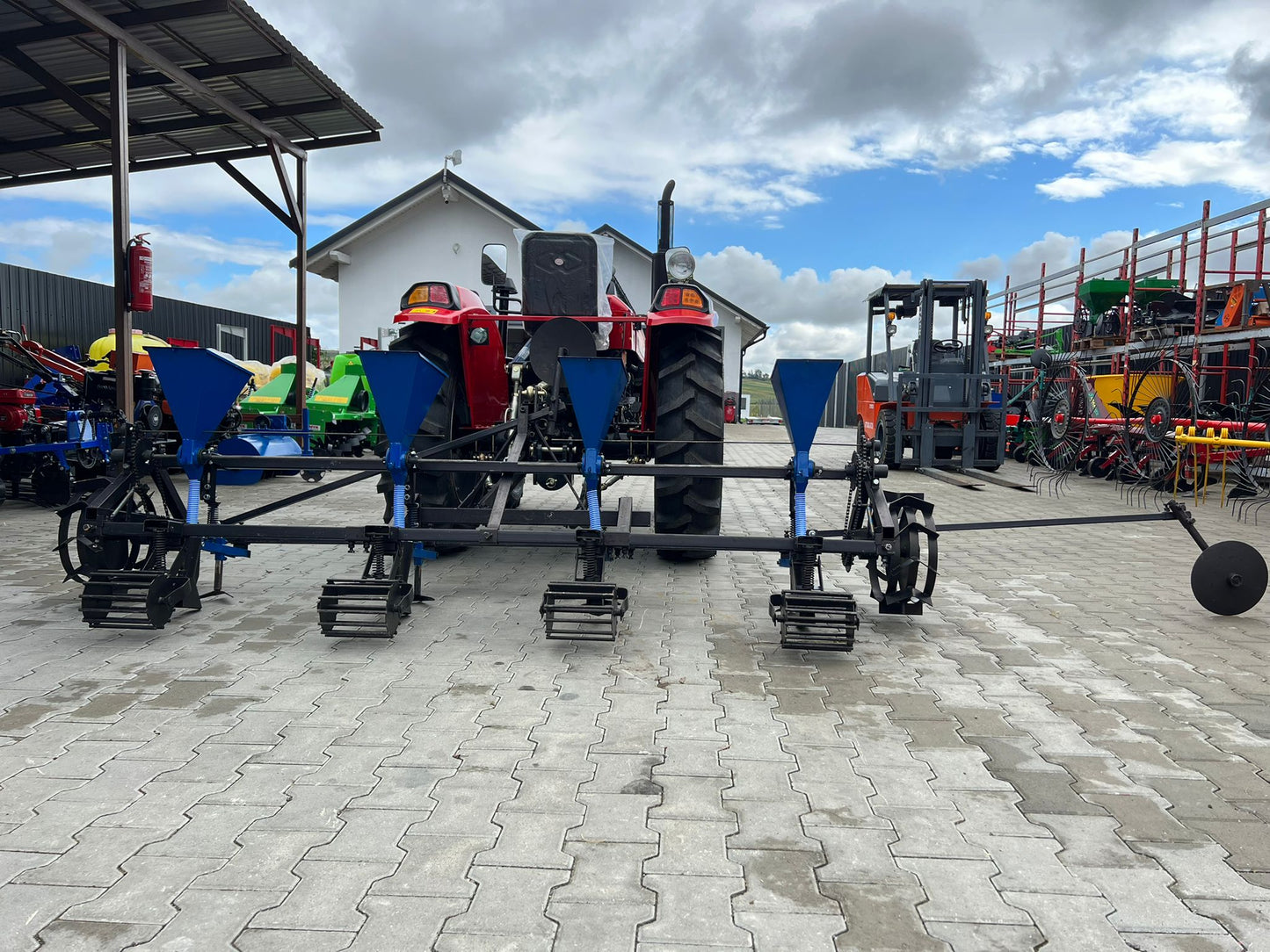 Semanatoare tractor de precizie, porumb si legume, 4 randuri