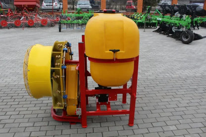 Atomizor 300 l cu bazin din plastic, diuze din cupru