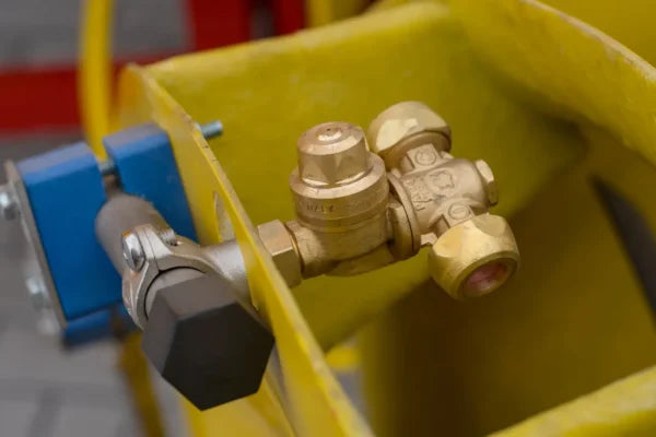 Atomizor 400 l cu bazin din plastic, diuze din cupru
