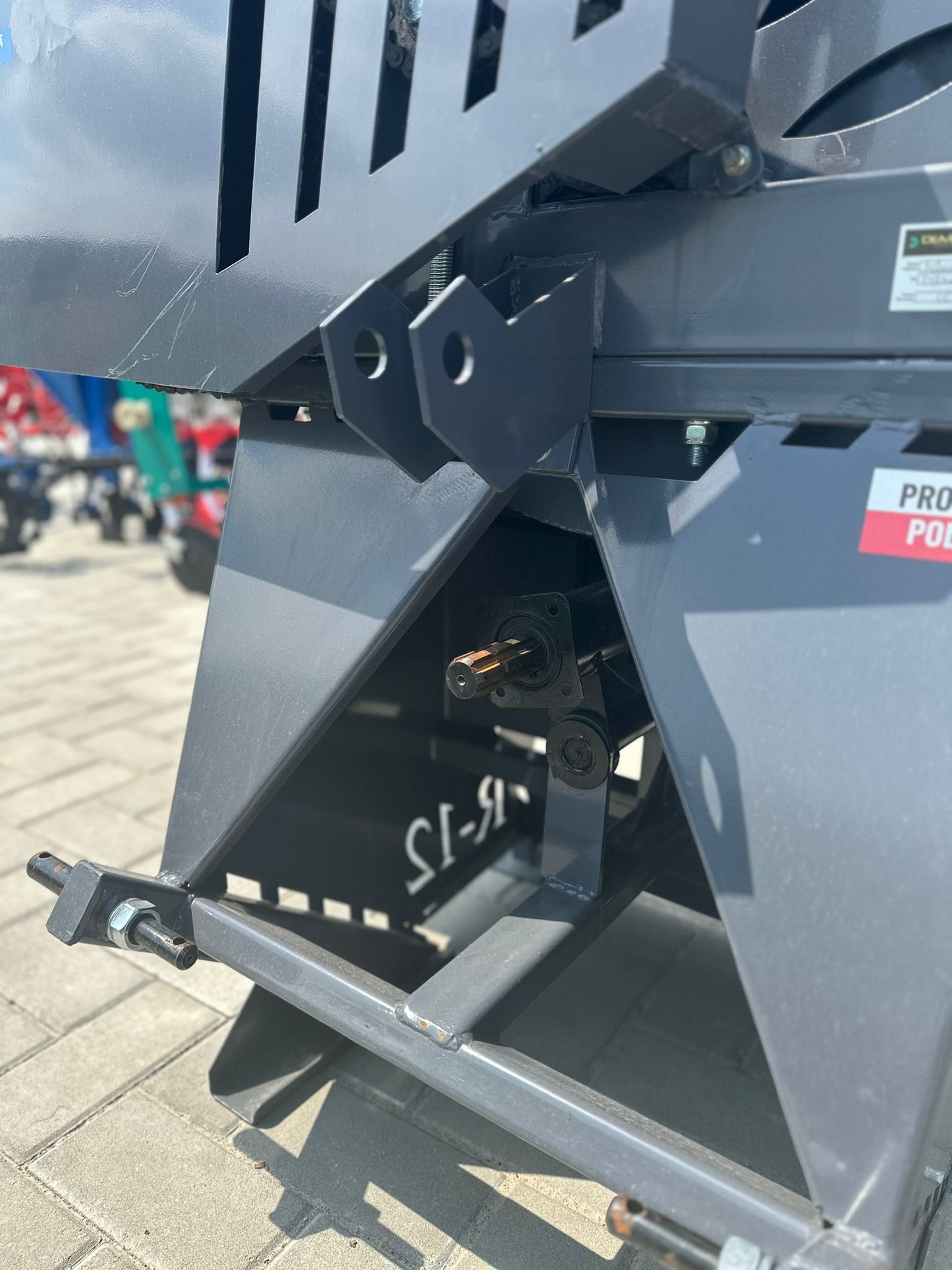 Tocator crengi pentru tractor Demarol, Denis R12