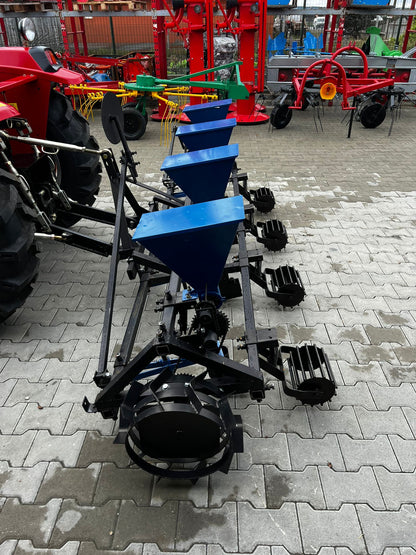 Semanatoare tractor de precizie, porumb si legume, 4 randuri