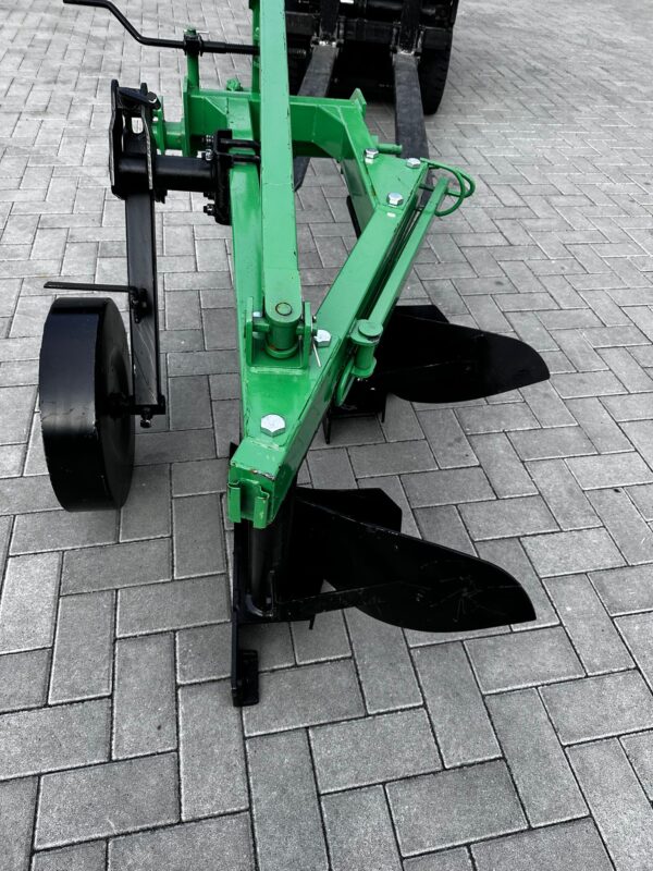 Plug 2 brazdare 2/35 (60 cm lățimea de lucru) putere 45-85 CP