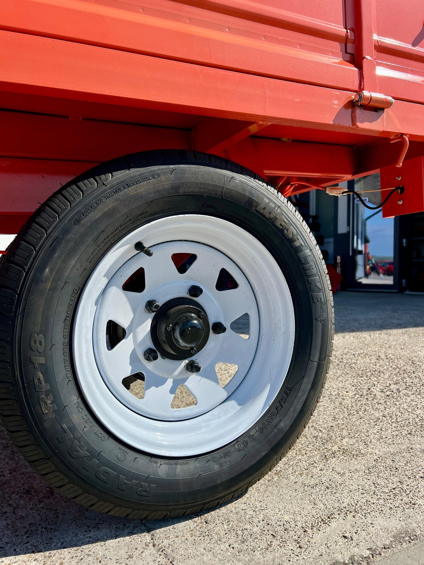 Remorca 1.5T basculabila cu instalatie electrica si o singura osie - imagine 8