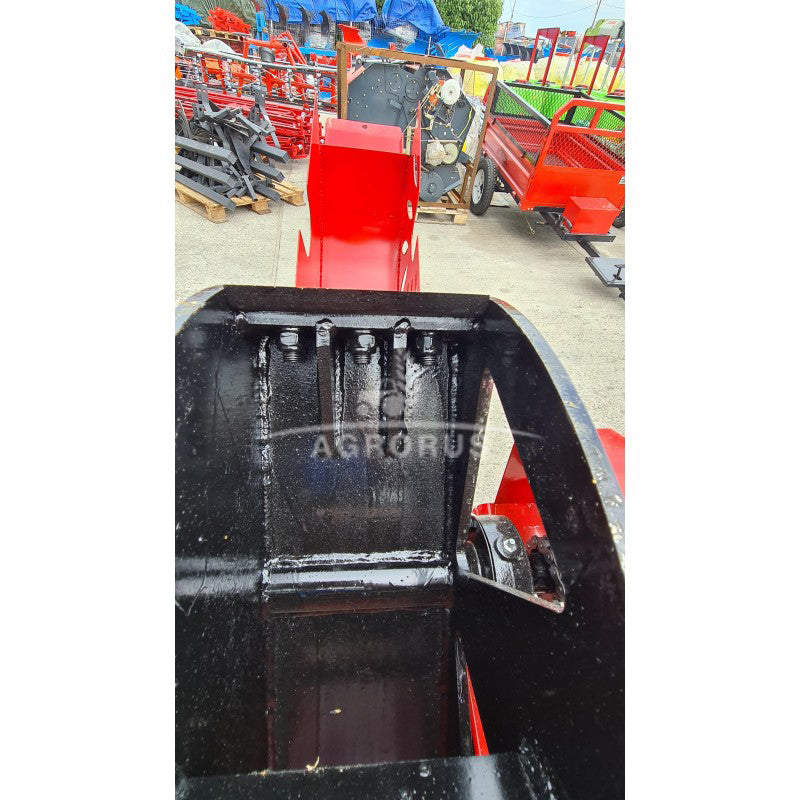 Tocator crengi pentru tractor Demarol, Denis R12