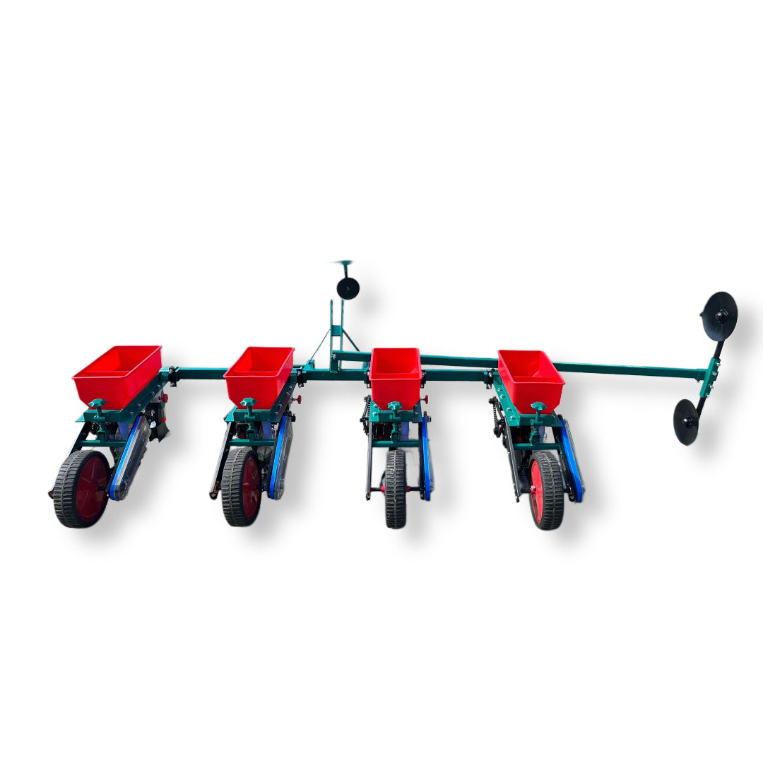 Semanatoare 4 randuri cu fertilizare dupa tractor.