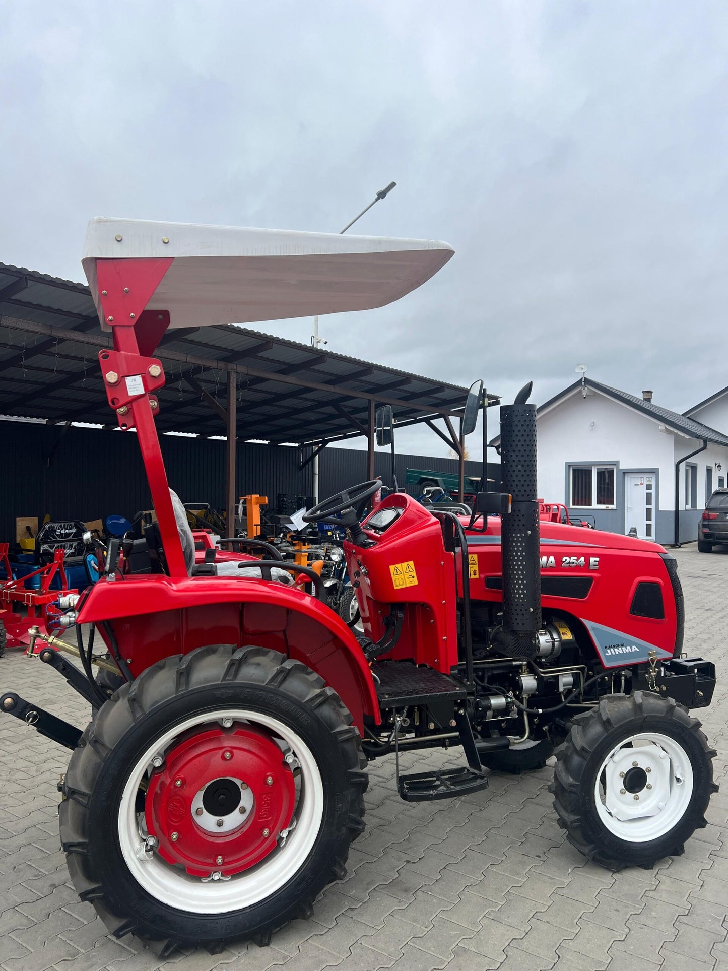 Tractor 25CP 4X4 JINMA inmatriculabil INSOTIT DE CARTE RAR