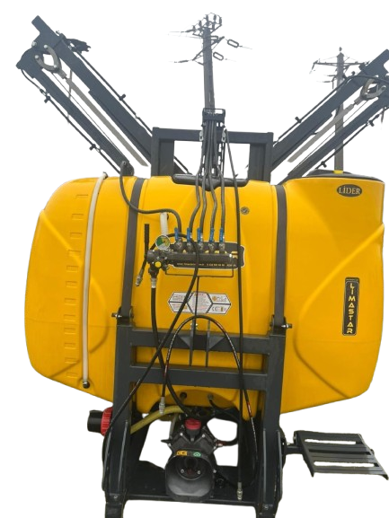 Met erbicidat 1300 litri FULL HIDRAULIC lancii 15 m