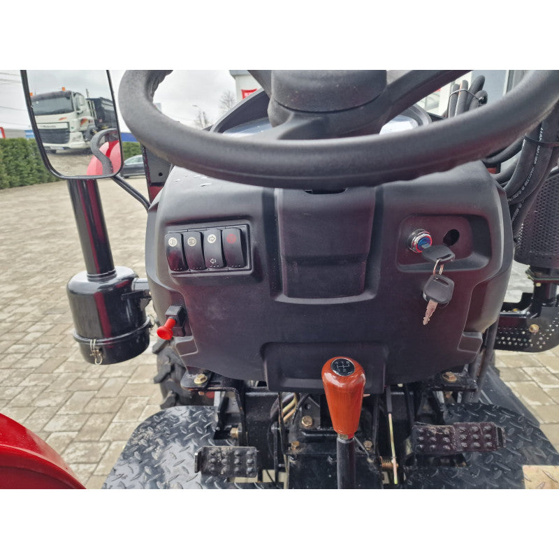 Tractor agricol Konig Traktoren 354 35 CP 4×4 cu semicabina si incarcator frontal