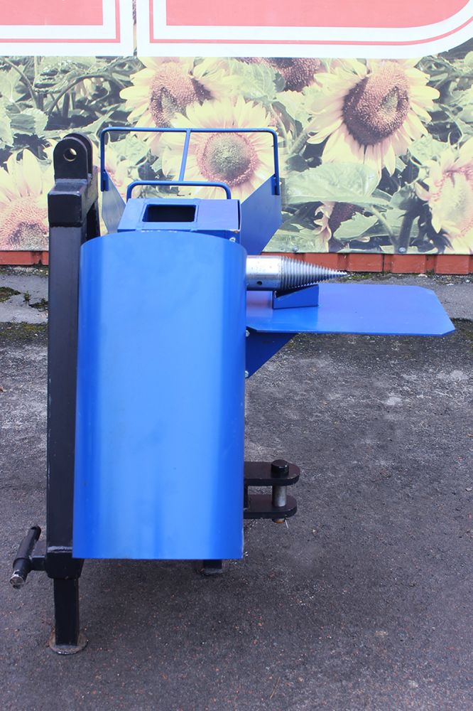 Tocator Crengi / Dispicator de Butuci pentru tractor.