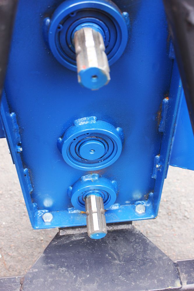 Tocator Crengi / Dispicator de Butuci pentru tractor.