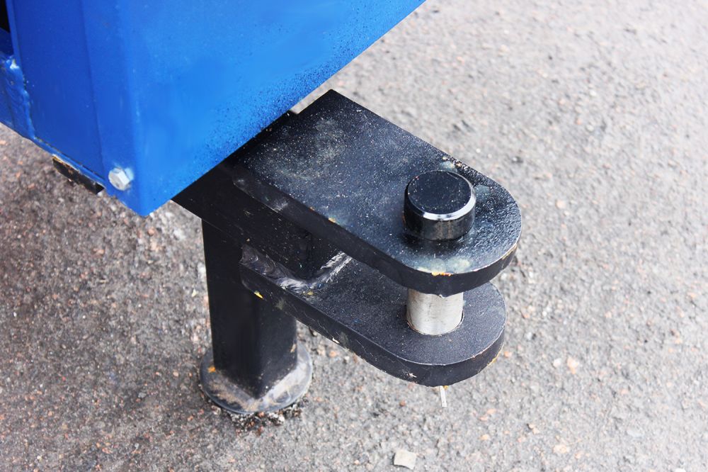 Tocator Crengi / Dispicator de Butuci pentru tractor.