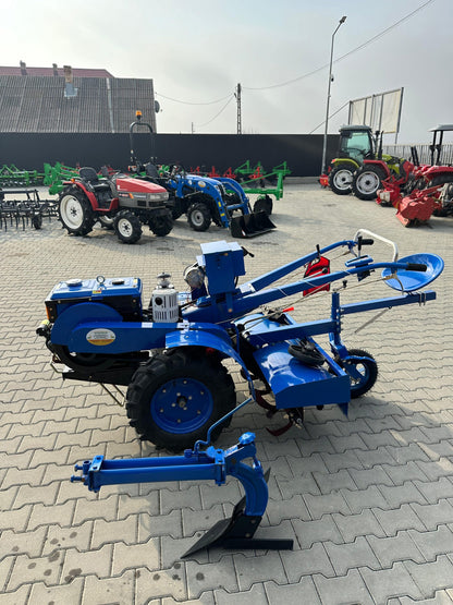 Motocultor Zubr 12 CP diesel, pornire electrica+alternator, dotat cu freza și plug cu un singur brazdar